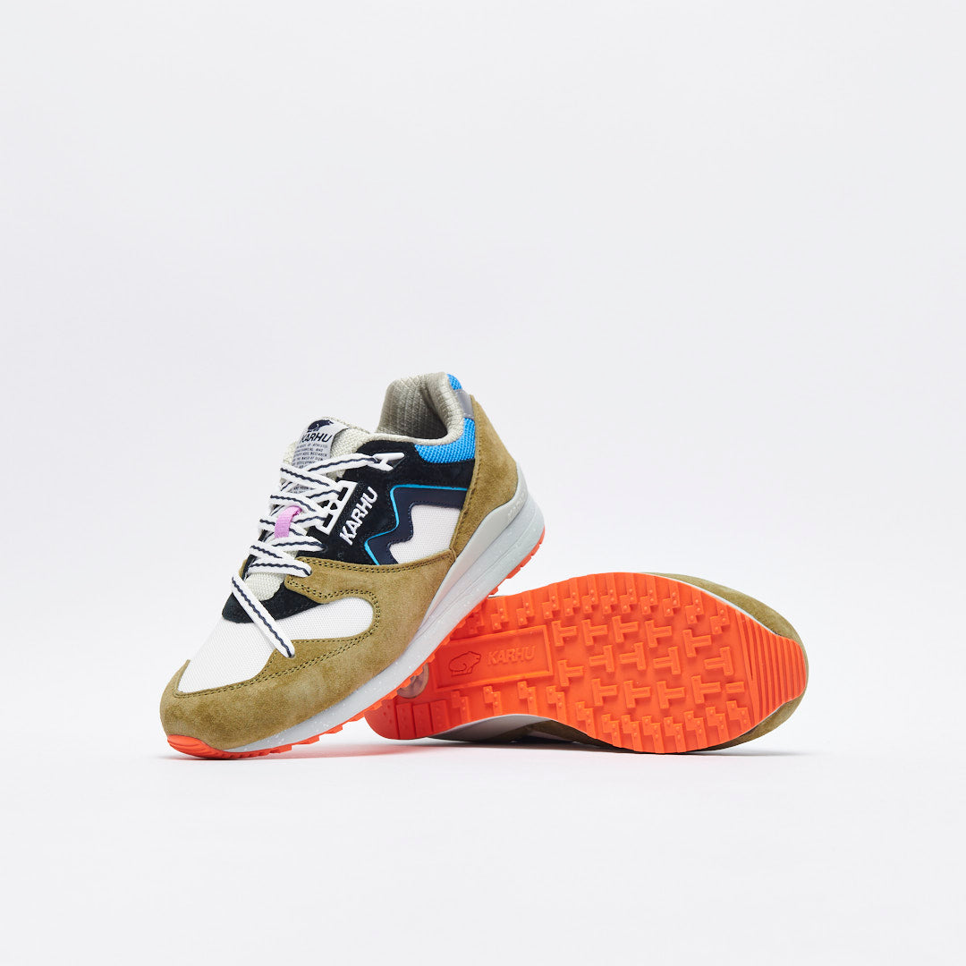 Karhu - Synchron Classic (Green Moss/ India Ink)