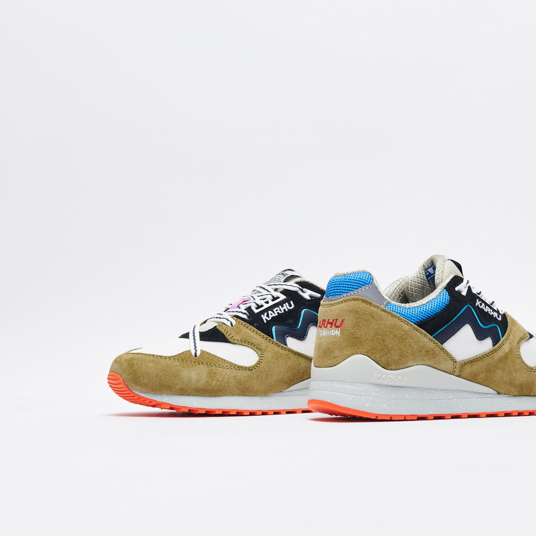 Karhu - Synchron Classic (Green Moss/ India Ink)