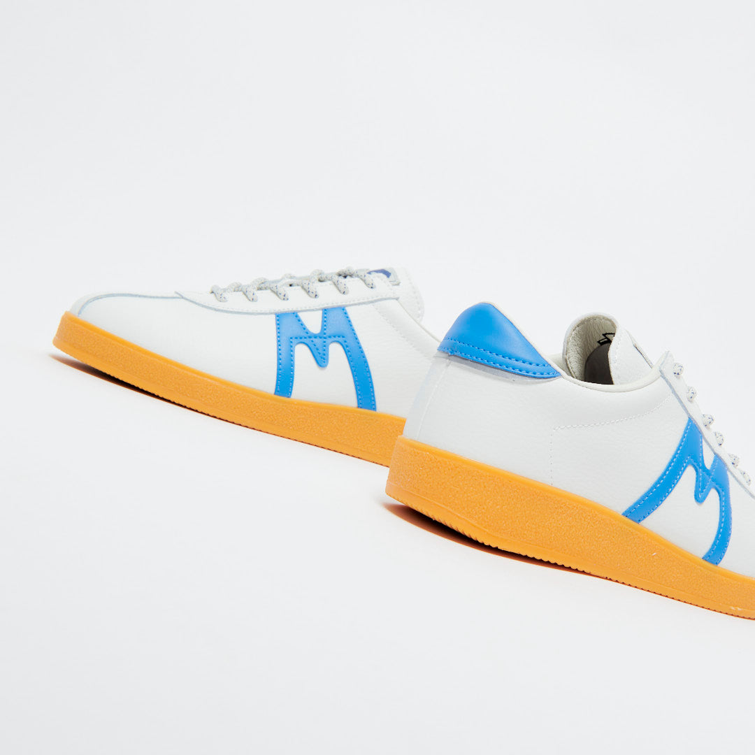 Karhu Trampas (Bright White/Azure Blue)