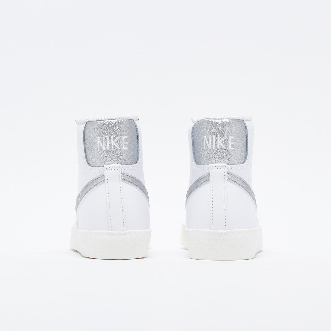 Nike - Blazer Mid 77 Essential (White/Metallic Silver)