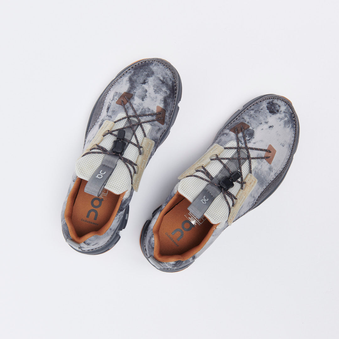 On - Cloudaway (Smoky Quartz/Ice Eclipse)