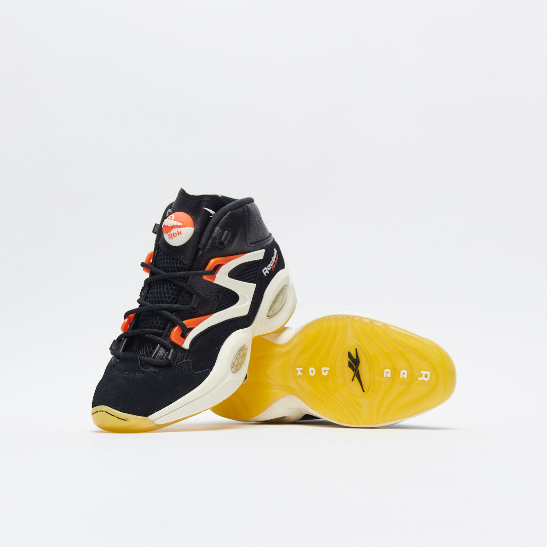 Reebok - Question Pump (Core Black/Classic White/Chalk)