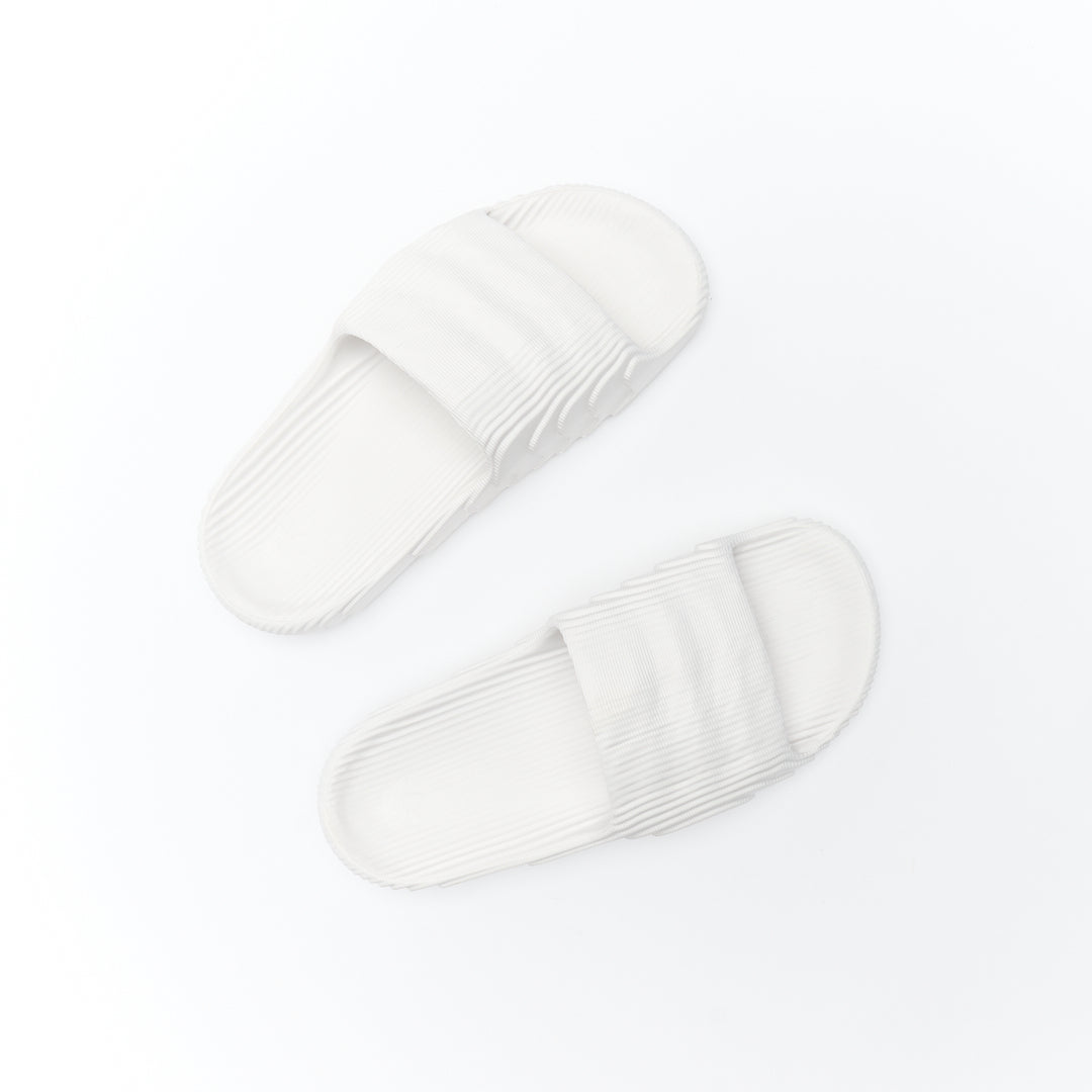 ADIDAS Originals - Adilette 22 (Crystal White / Crystal White / Core Black)