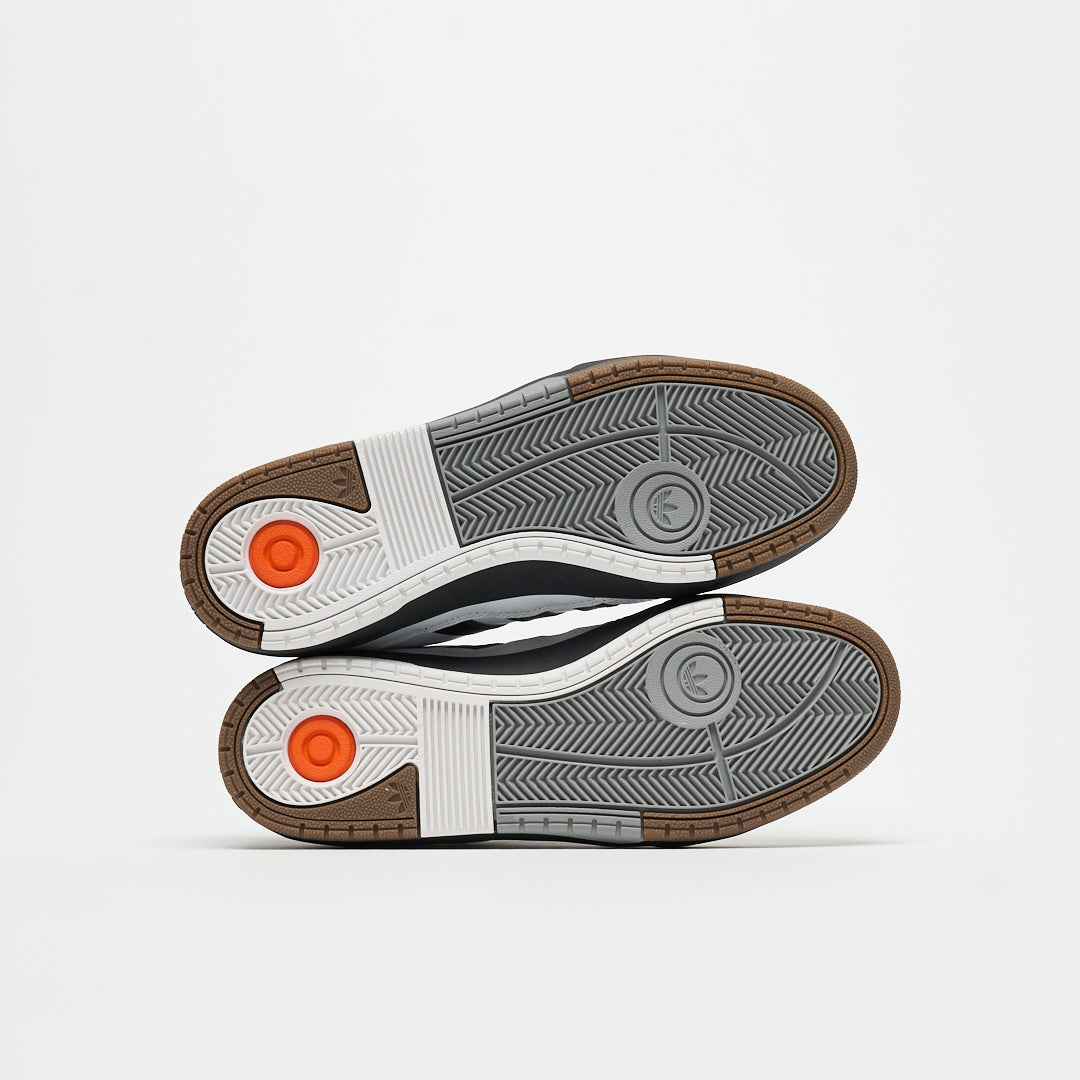 ADIDAS Skateboarding - Tyshawn II (Crystal White/Core Black/Charcoal Solid Grey)