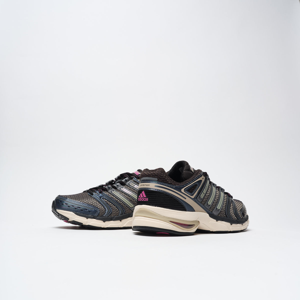 ADIDAS ORIGINALS - ADISTAR CONTROL 5 (Core Black/Khaki Three)