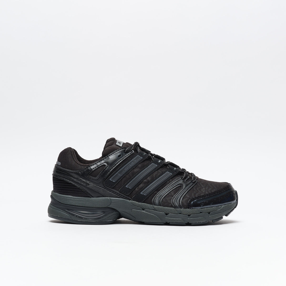 ADIDAS - Adistar Control 5 Core Black / Grey Six / Iron Metallic