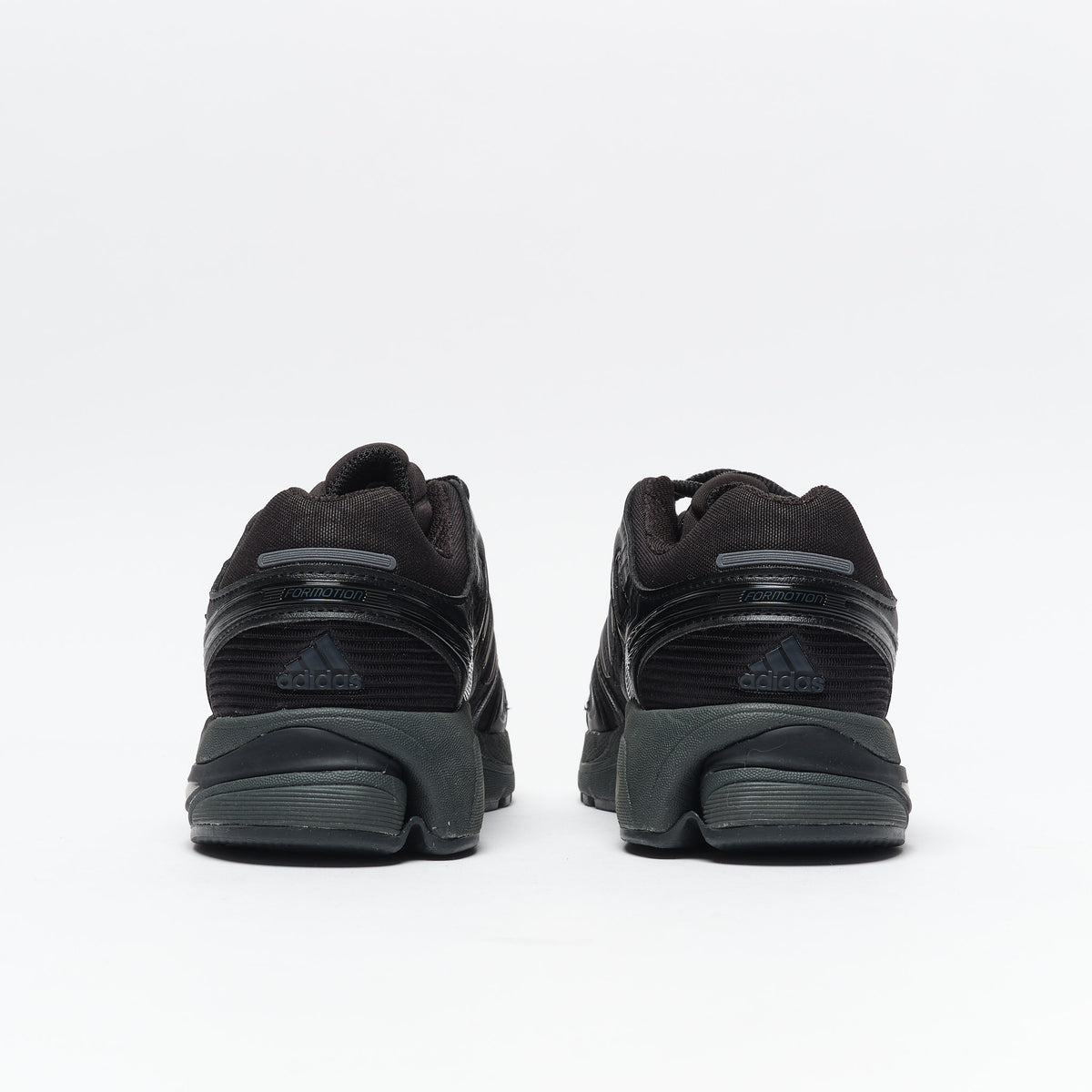 ADIDAS - Adistar Control 5 Core Black / Grey Six / Iron Metallic