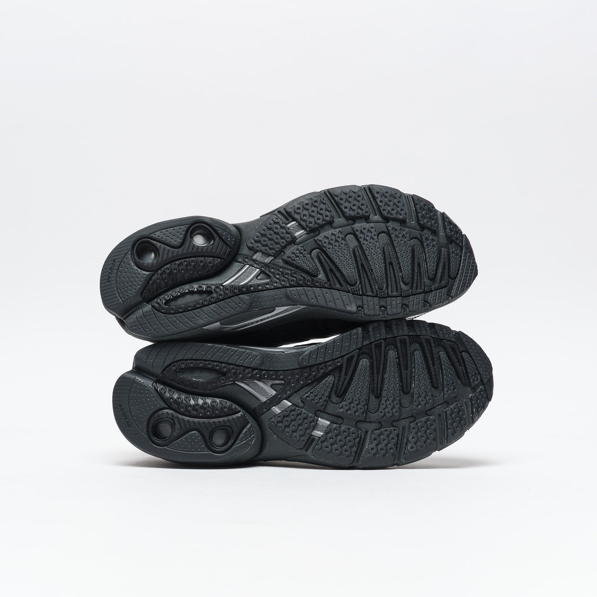 ADIDAS - Adistar Control 5 Core Black / Grey Six / Iron Metallic