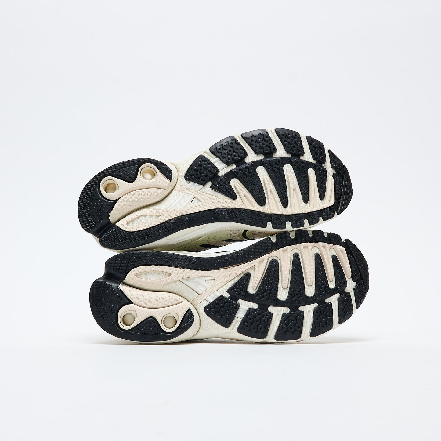 ADIDAS - Adistar Control 5 (Cloud White/Core Black/Alumina)