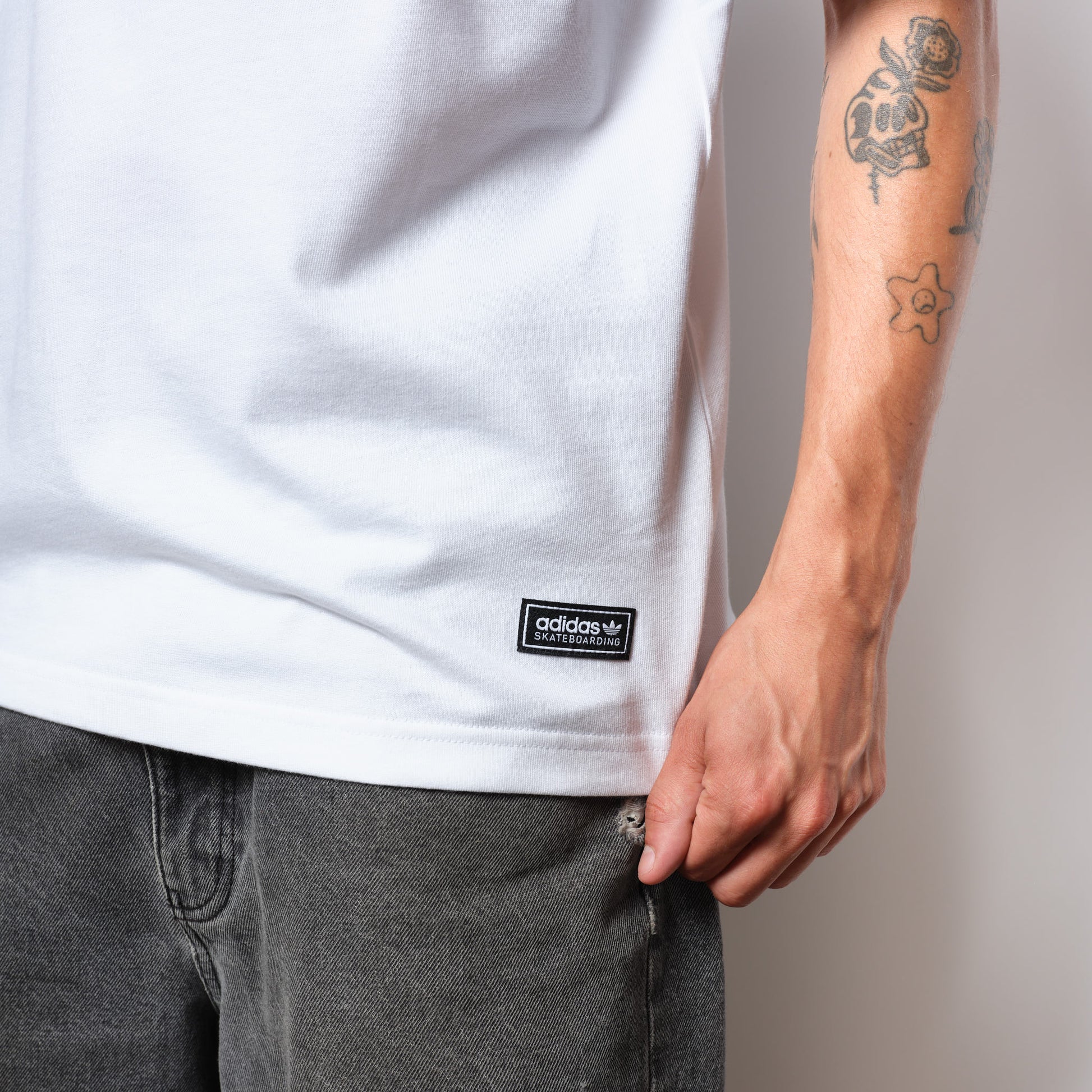 ADIDAS Skateboarding - FS Ringer Tee (White/Black)