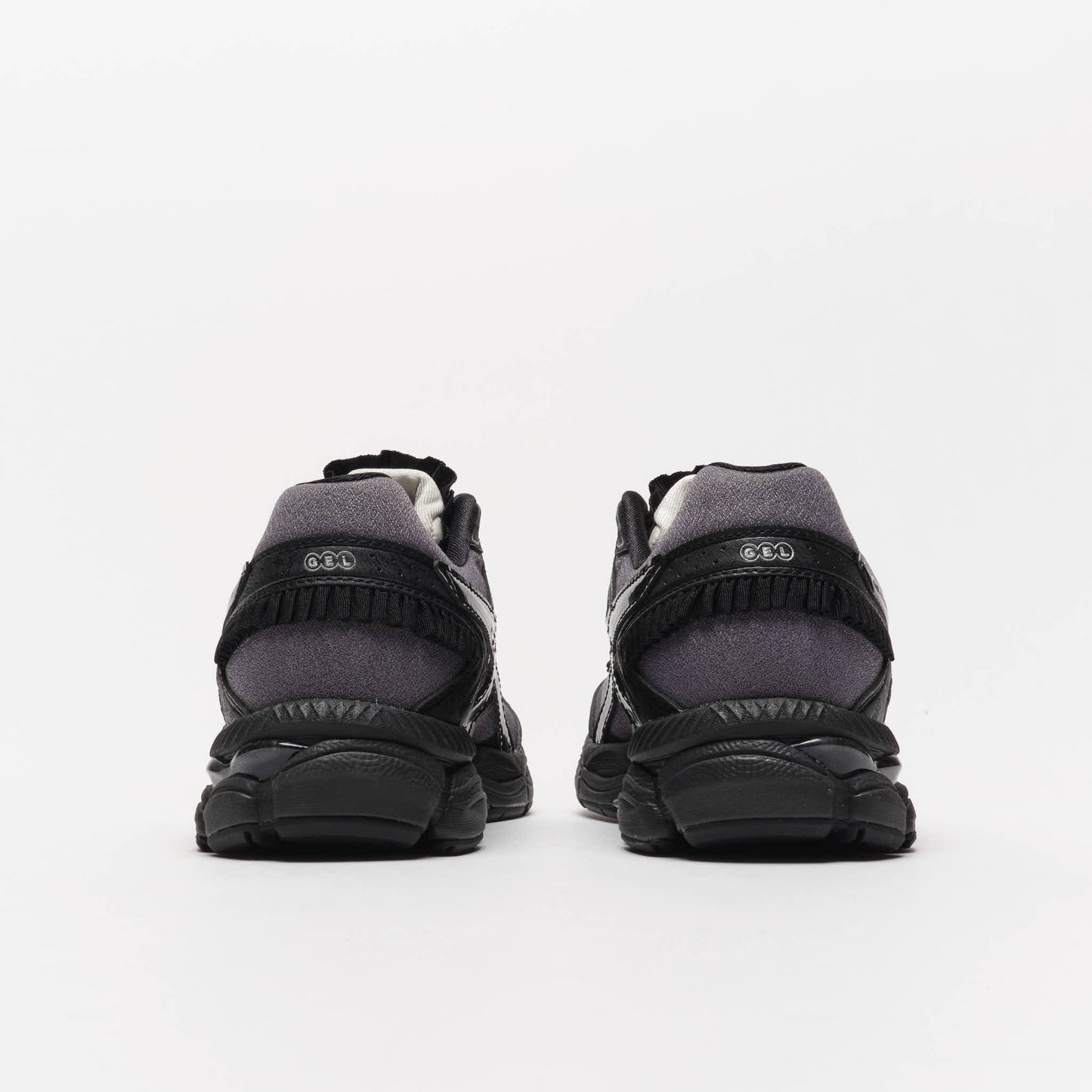 Griff x Asics Sportstyle - Gel-Cumulus 16 (Black/Black)