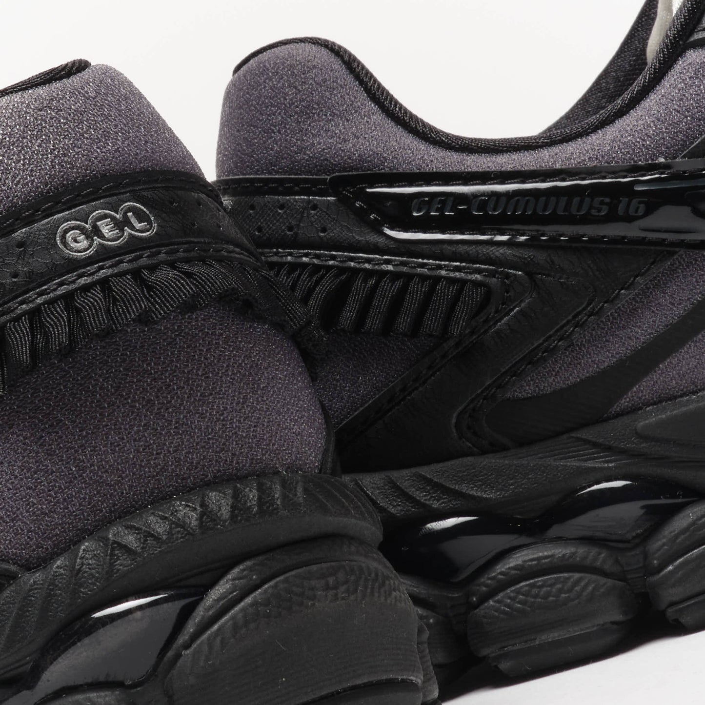 Griff x Asics Sportstyle - Gel-Cumulus 16 (Black/Black)
