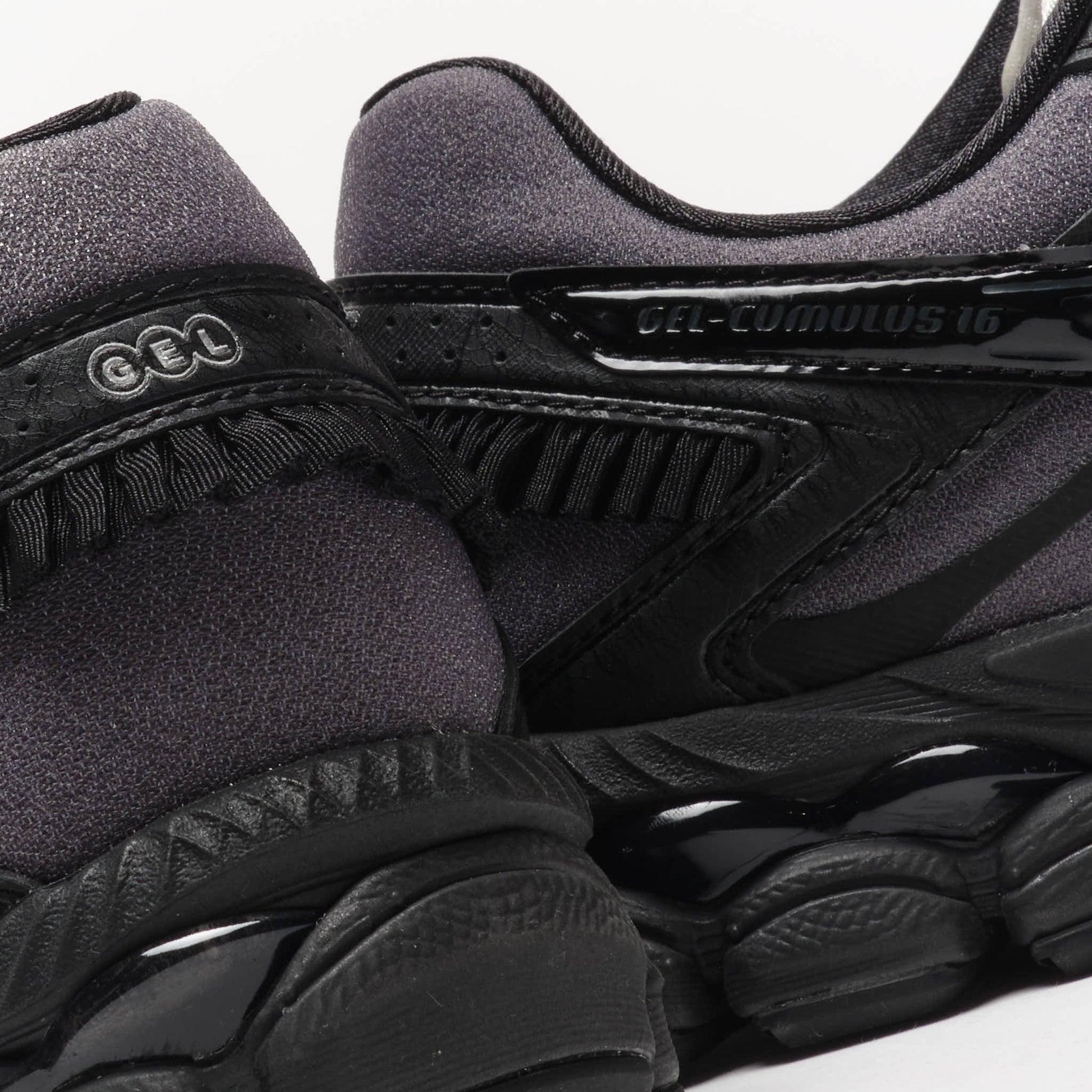 Griff x Asics Sportstyle - Gel-Cumulus 16 (Black/Black)