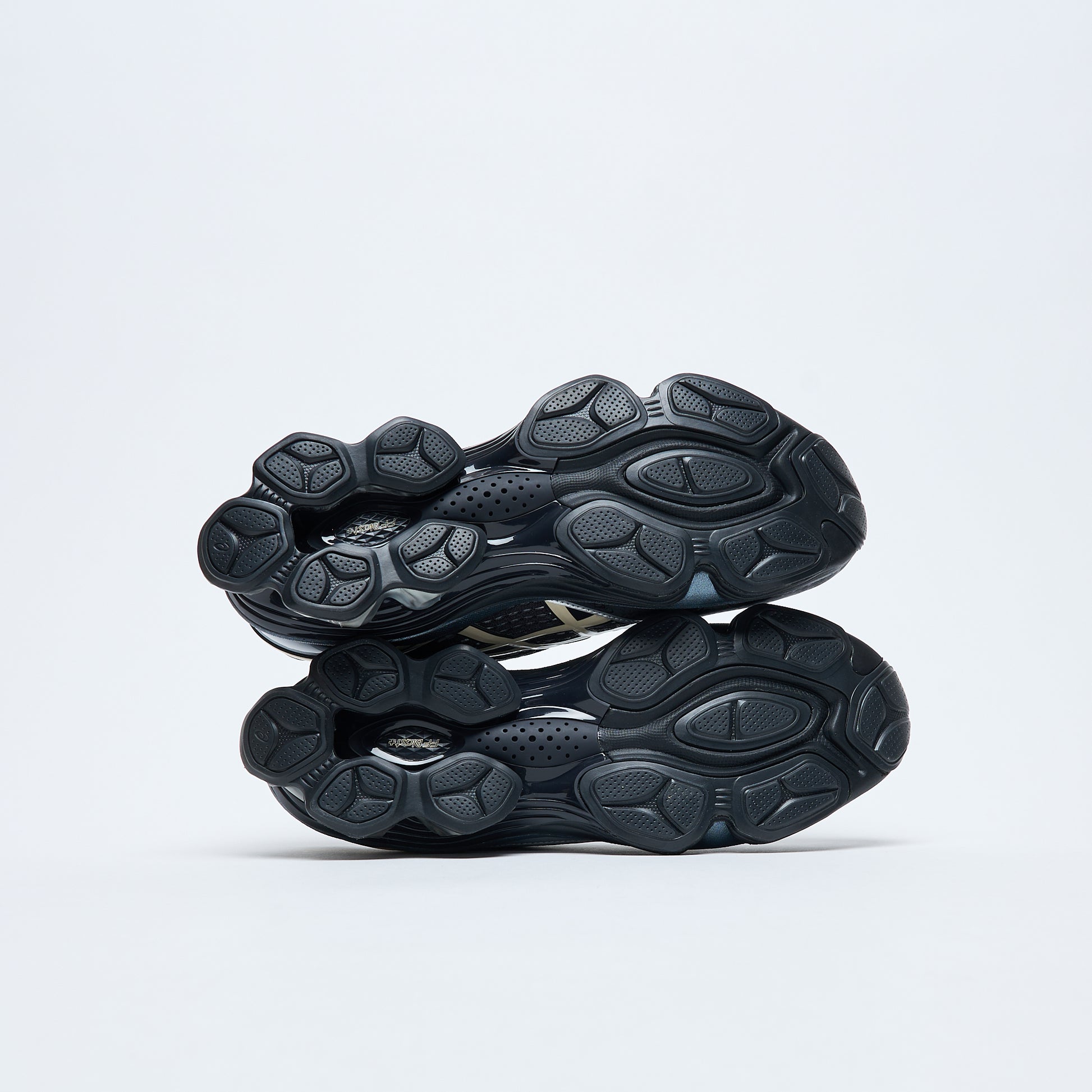 Asics Sportstyle - US6-S Gel-Kinetic Fluent (Black/Vanilla)