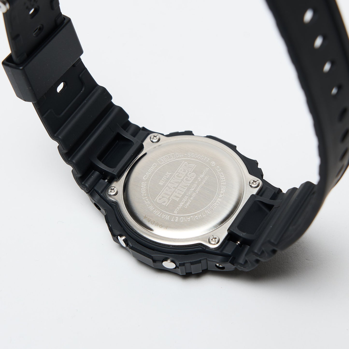 Stranger Things x Casio G-Shock- DW-5600STT-1ER