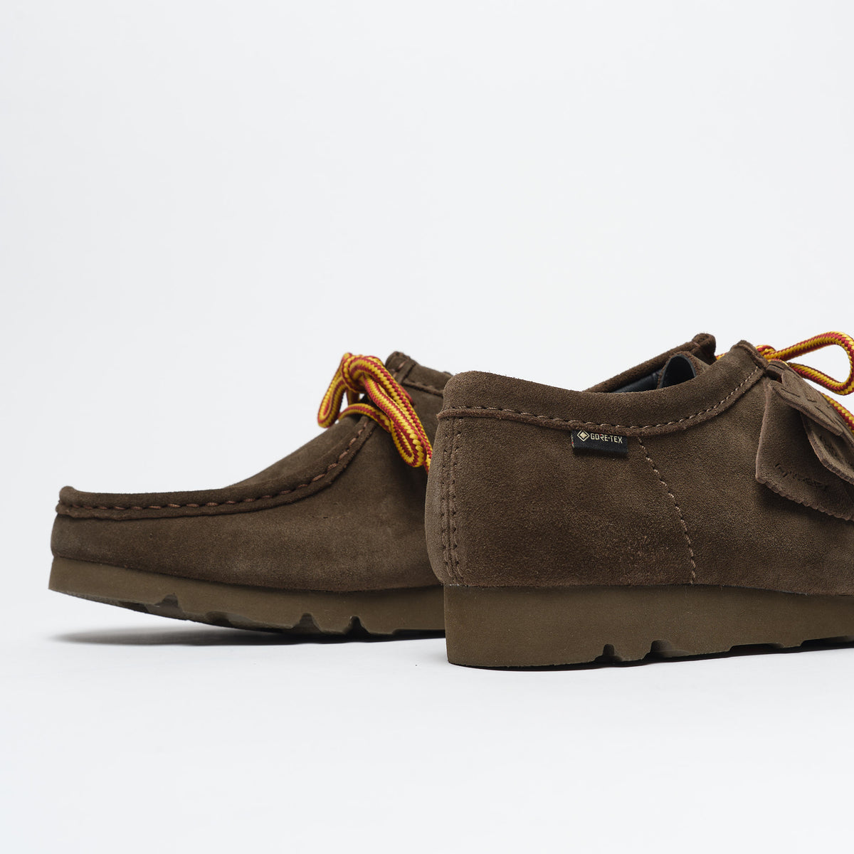 Clarks Originals Wallabee GTX Suede Men Dark Olive