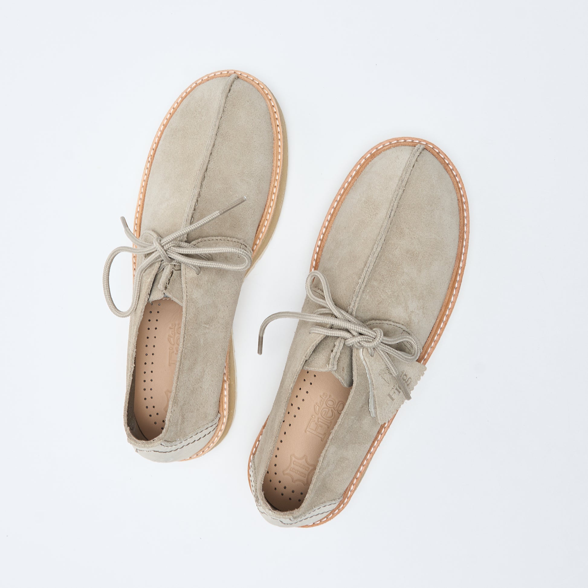 Ronnie Fieg x Clarks Originals -Trek King 8th Street (Sand Suede)