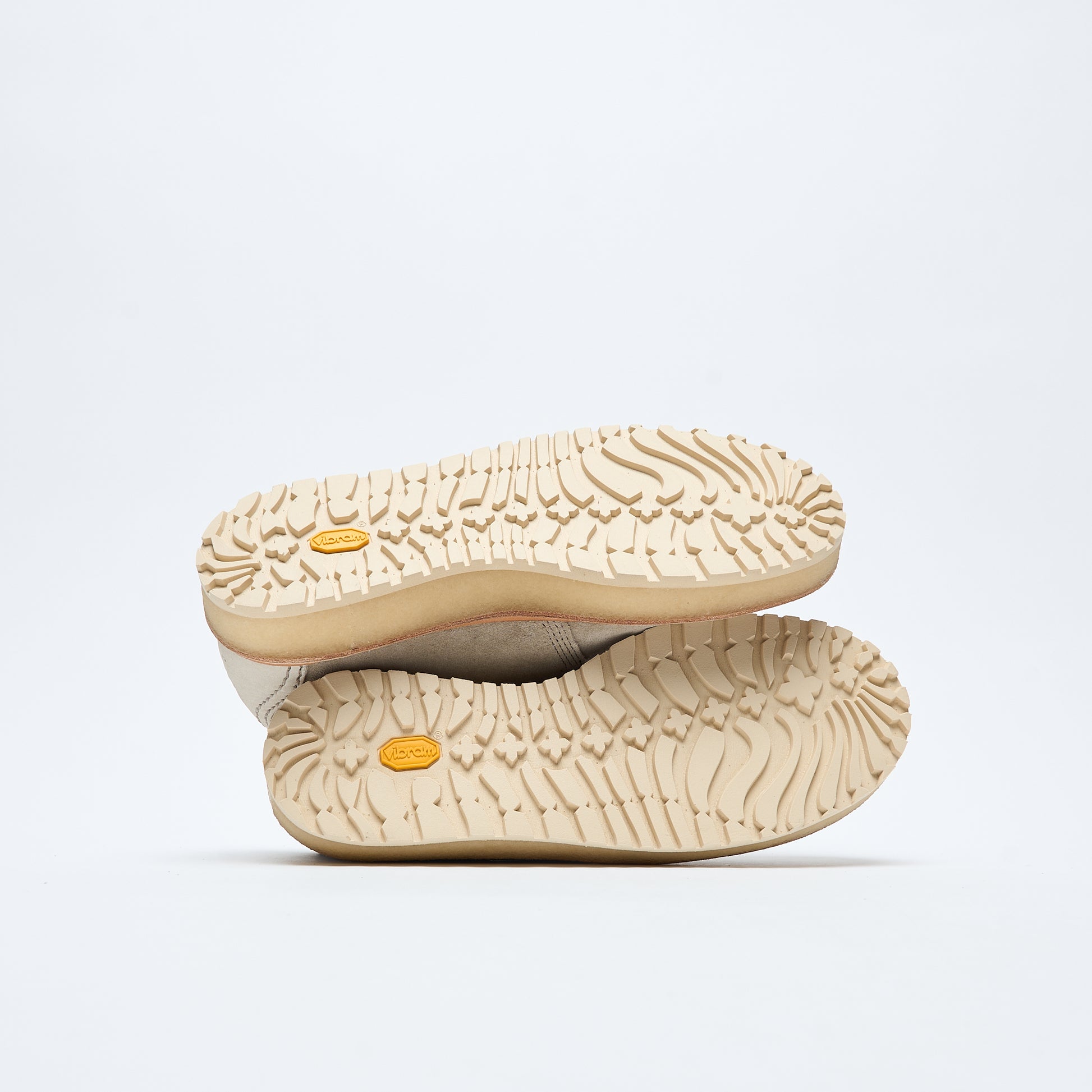 Ronnie Fieg x Clarks Originals -Trek King 8th Street (Sand Suede)