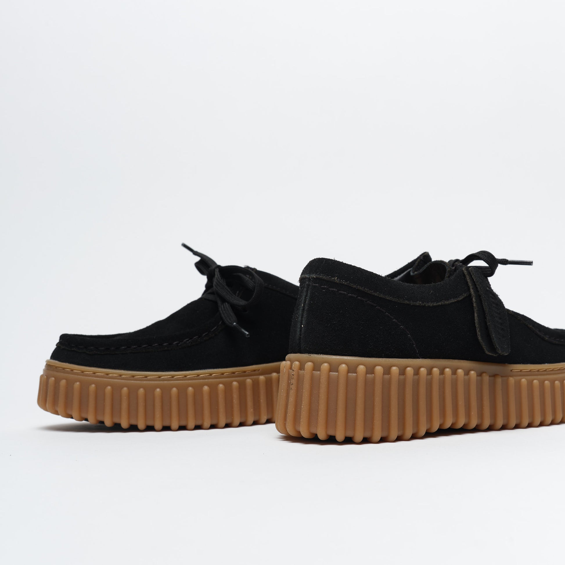 Clarks Torhill Bee Black Suede / Gum  (W)
