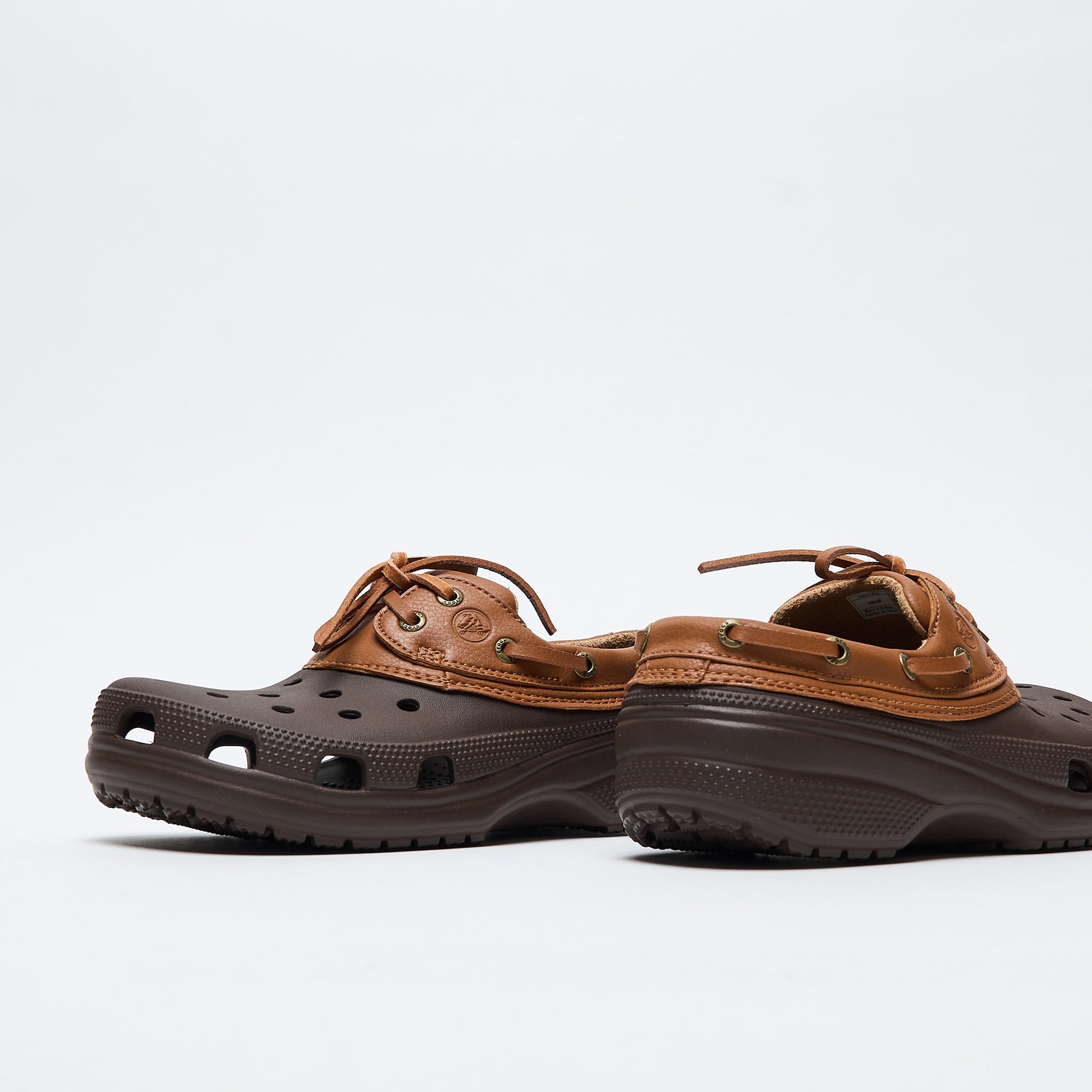 Sabots - Crocs Classic Islander Boat Clog (Black/Sand)