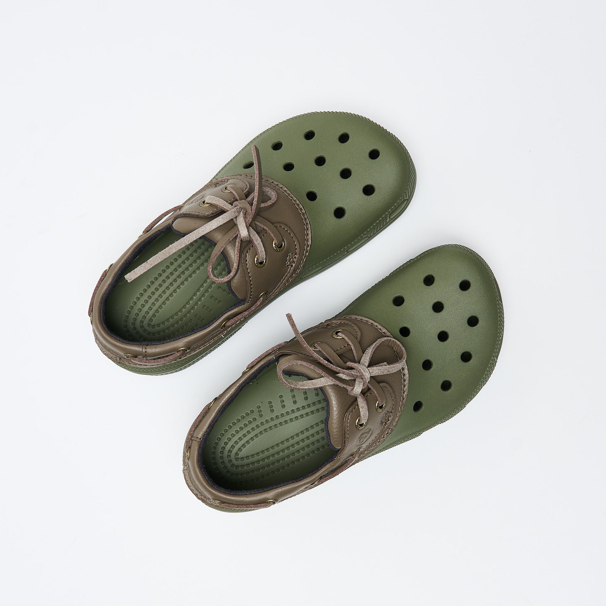 Sabots - Crocs Classic Islander Boat Clog (Army Green/Walnut)