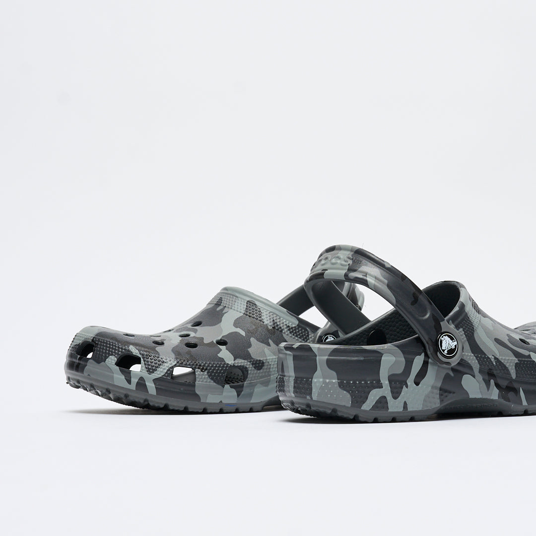 Crocs - Classic Printed Camo Clog (Slate Grey/Multi)
