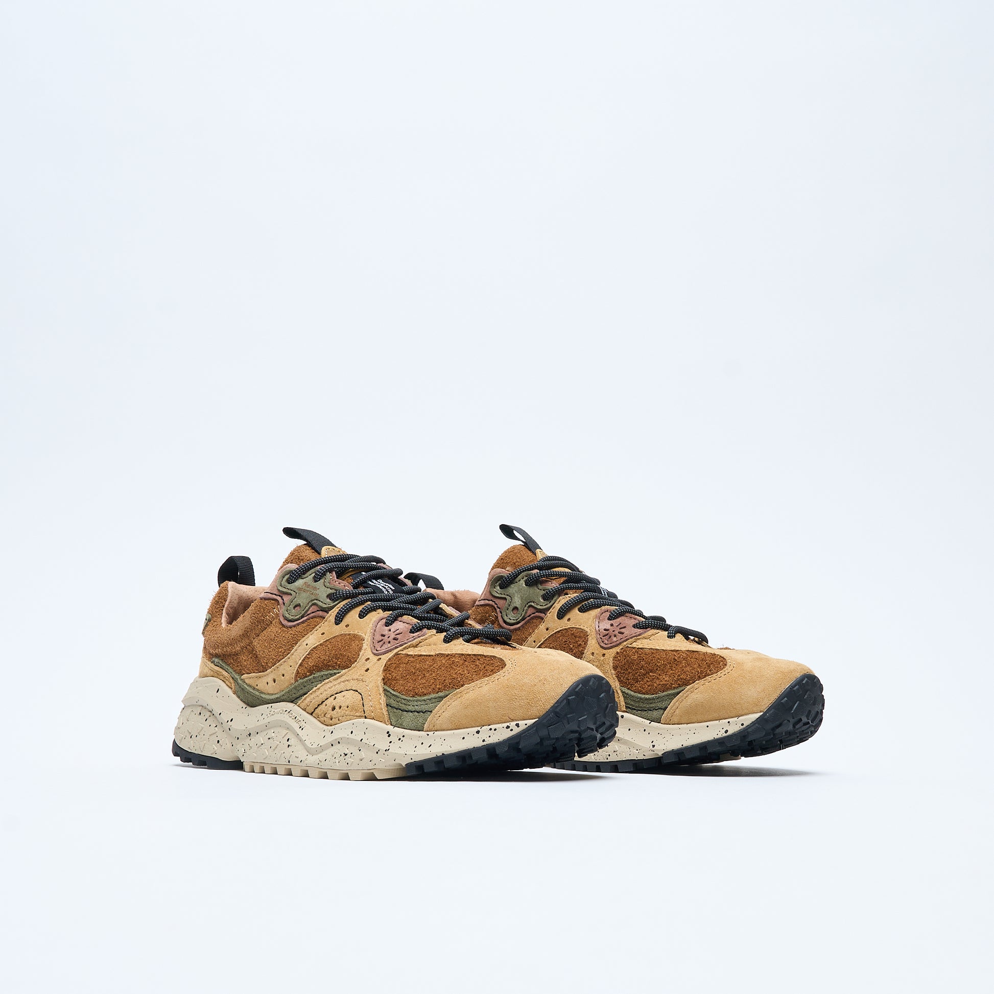 Flower Mountain - Wave Man Hairy Velour Suede (Beige Nude)