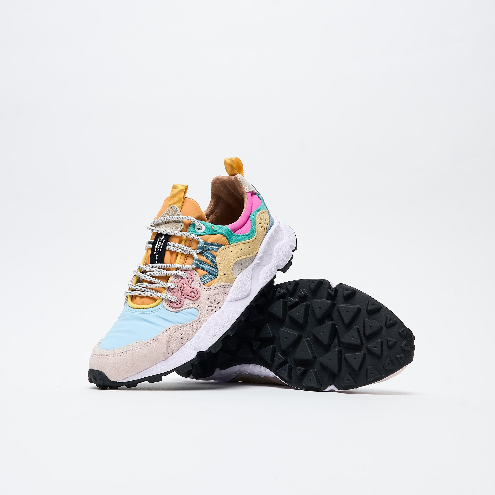 Flower Mountain -   Yamano 3 Woman (Rose / Azure / Cream)