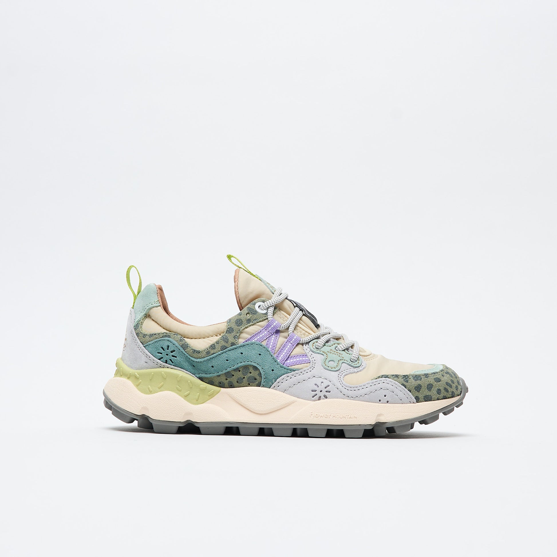 Flower Mountain -  Yamano 3 Woman (Taupe / Green Bottle)
