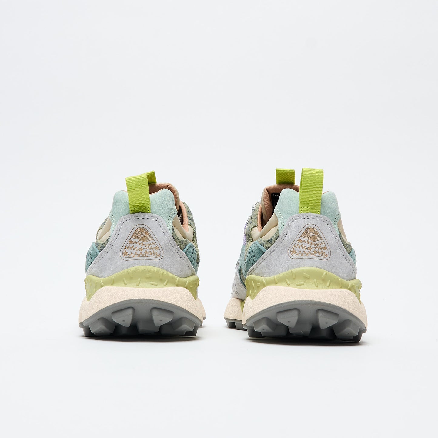 Flower Mountain -  Yamano 3 Woman (Taupe / Green Bottle)