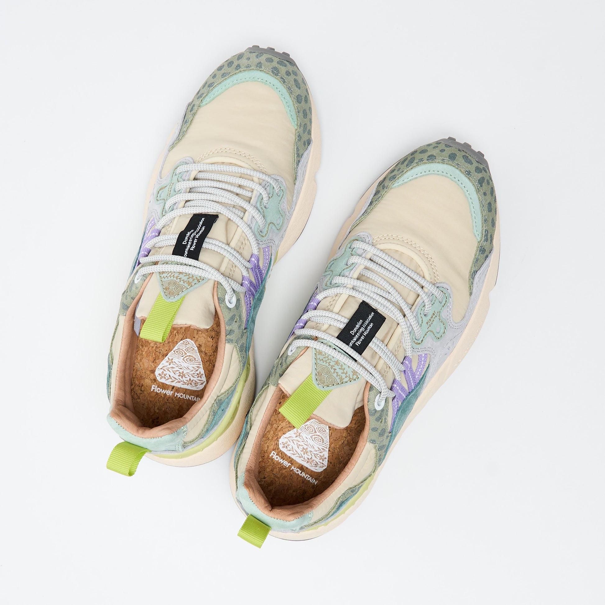 Flower Mountain -  Yamano 3 Woman (Taupe / Green Bottle)