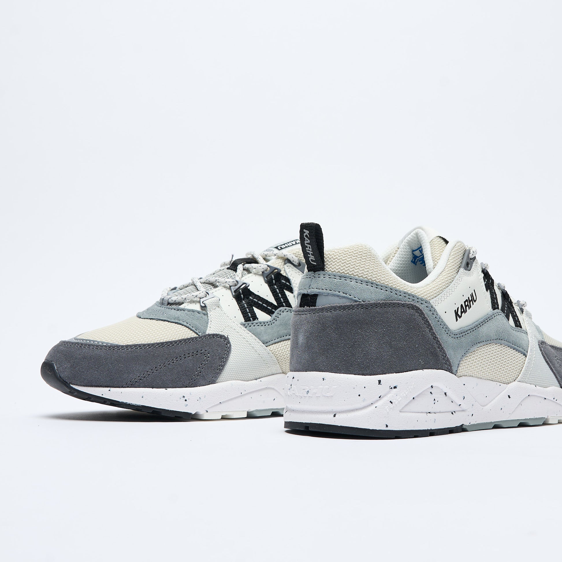 Karhu - Fusion 2.0 (Limestone/Jet Black)