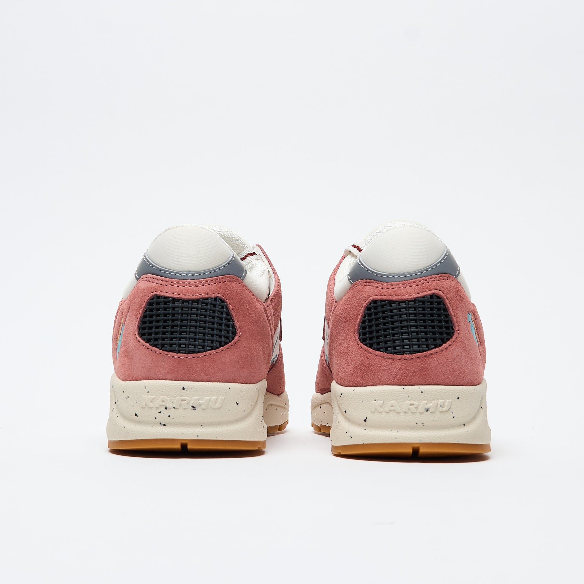 Karhu  Aria 95 (Light Mahogany / White)