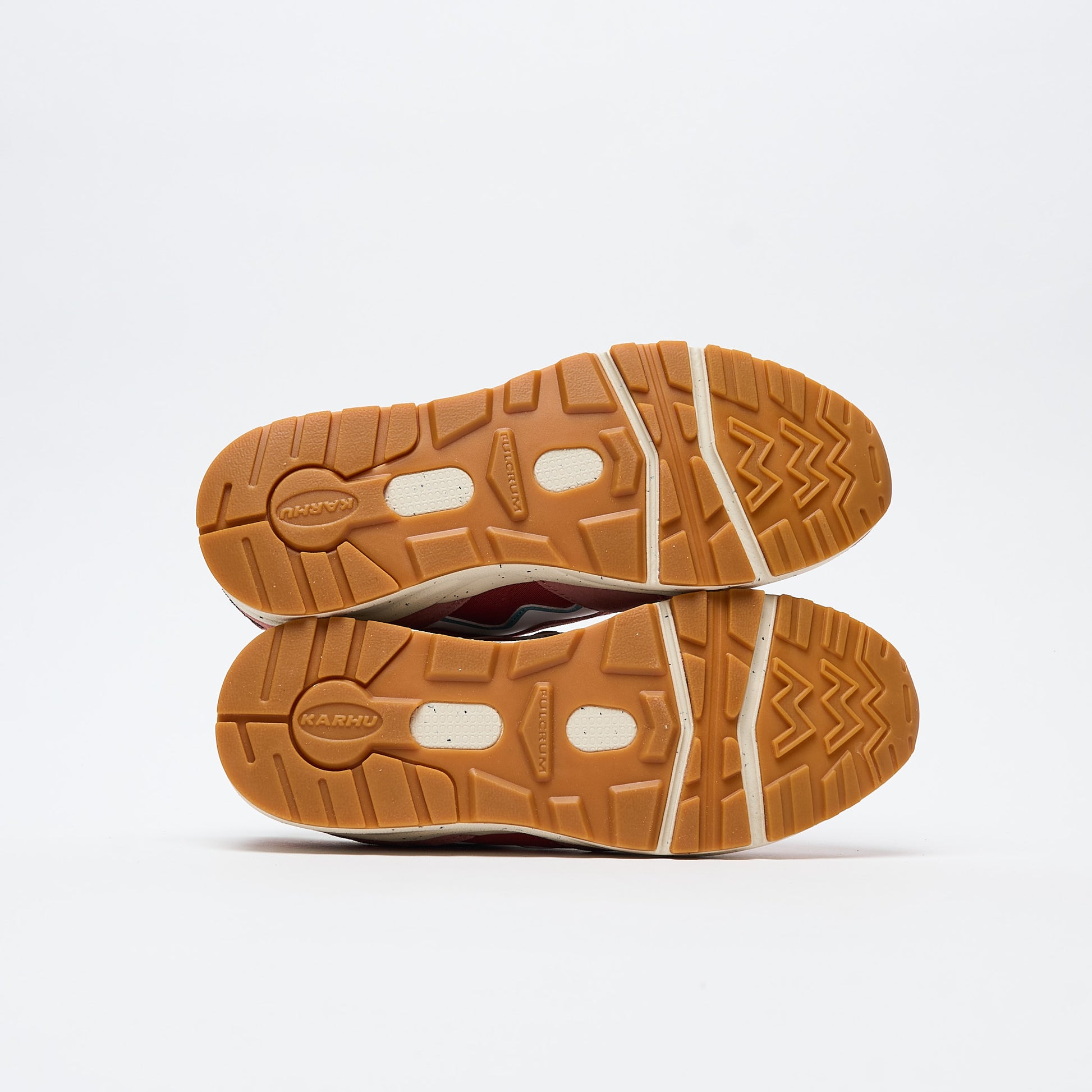 Karhu  Aria 95 (Light Mahogany / White)
