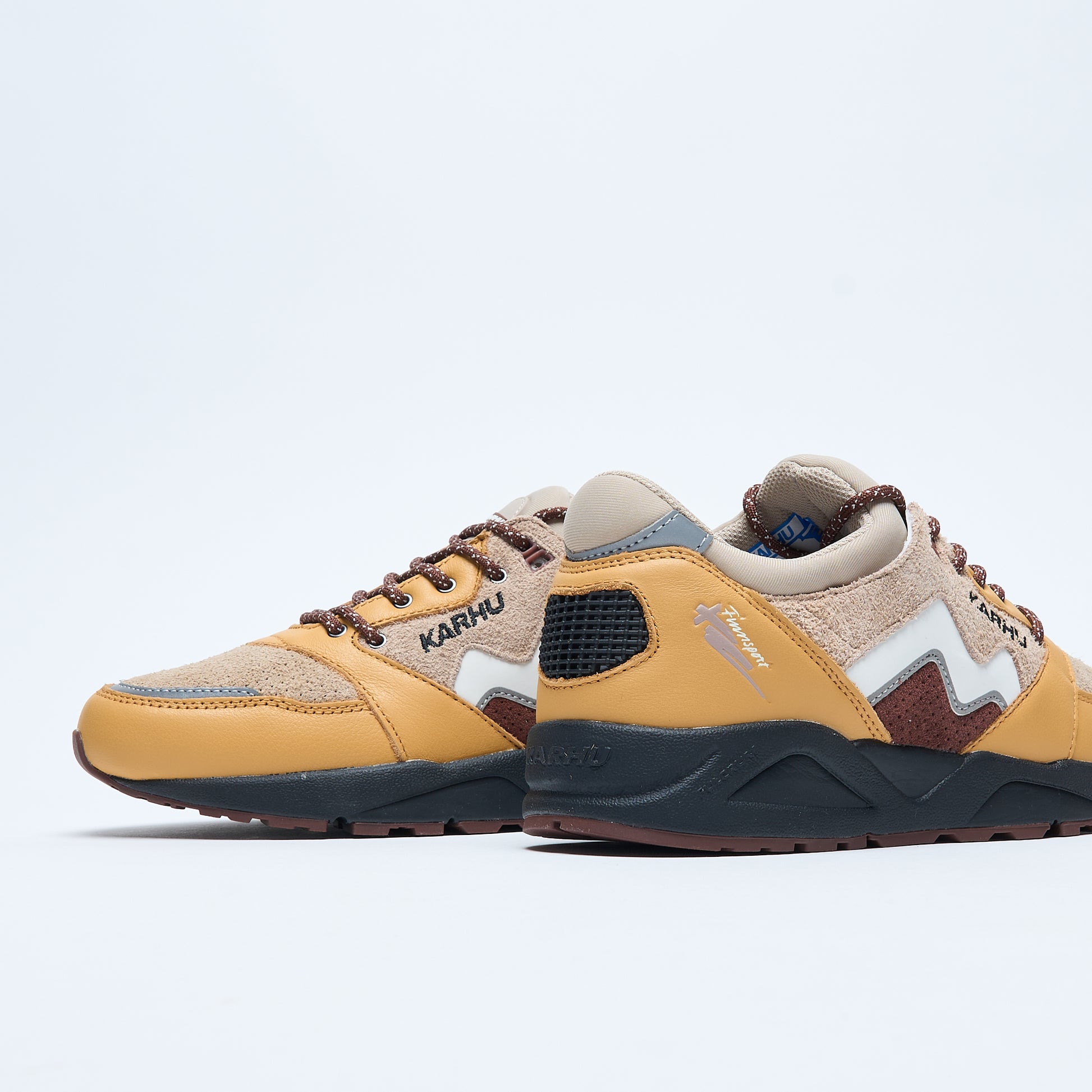 Karhu - Aria 95 Oak (Buff / White)