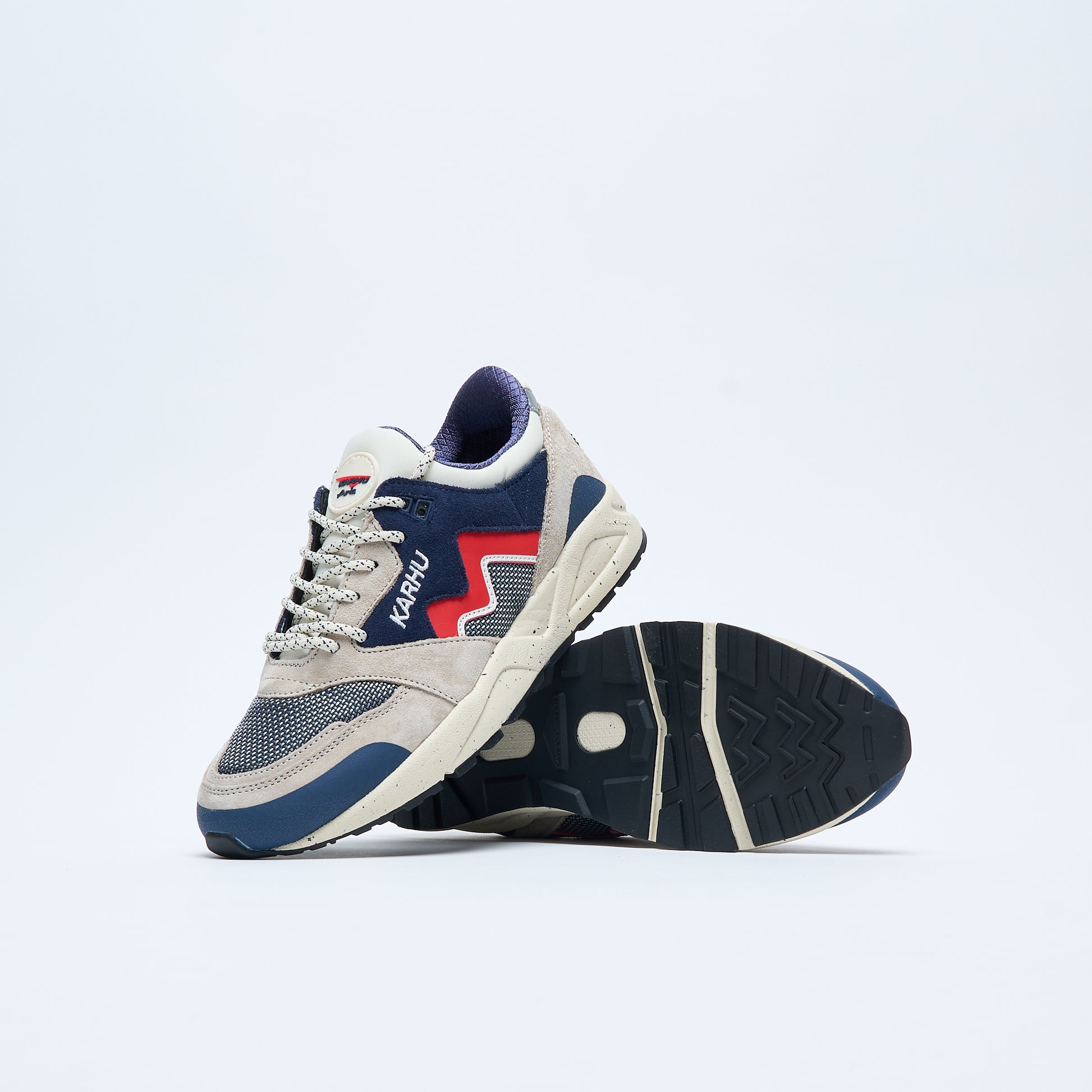 Karhu - Aria 95 Silver (Lining / Fiery Red)