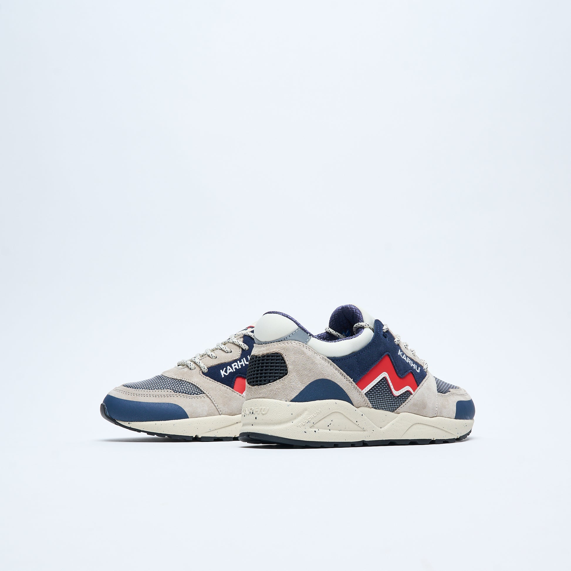 Karhu - Aria 95 Silver (Lining / Fiery Red)