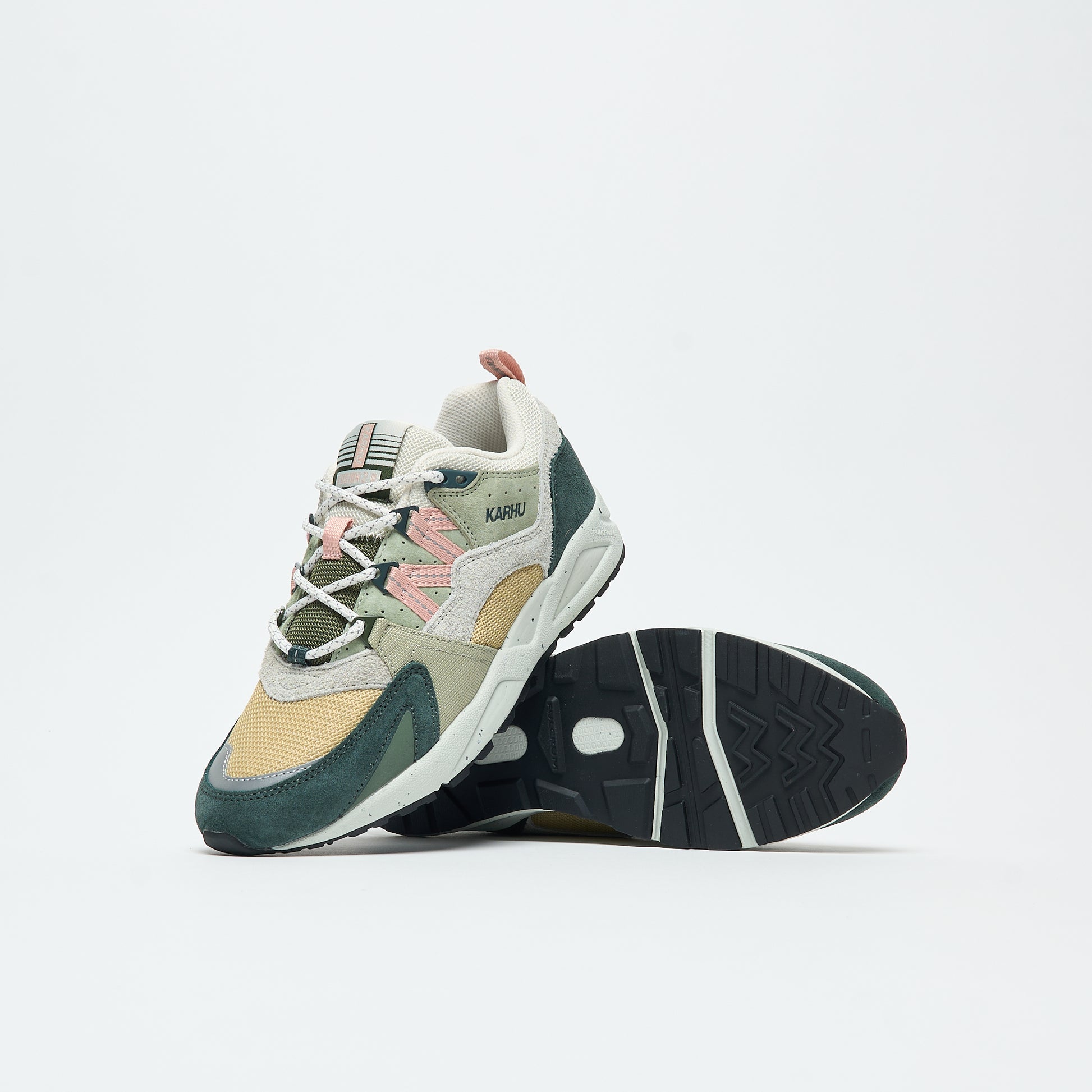 Karhu - Fusion 2.0 (Darkest Spruce / Cameo Rose)