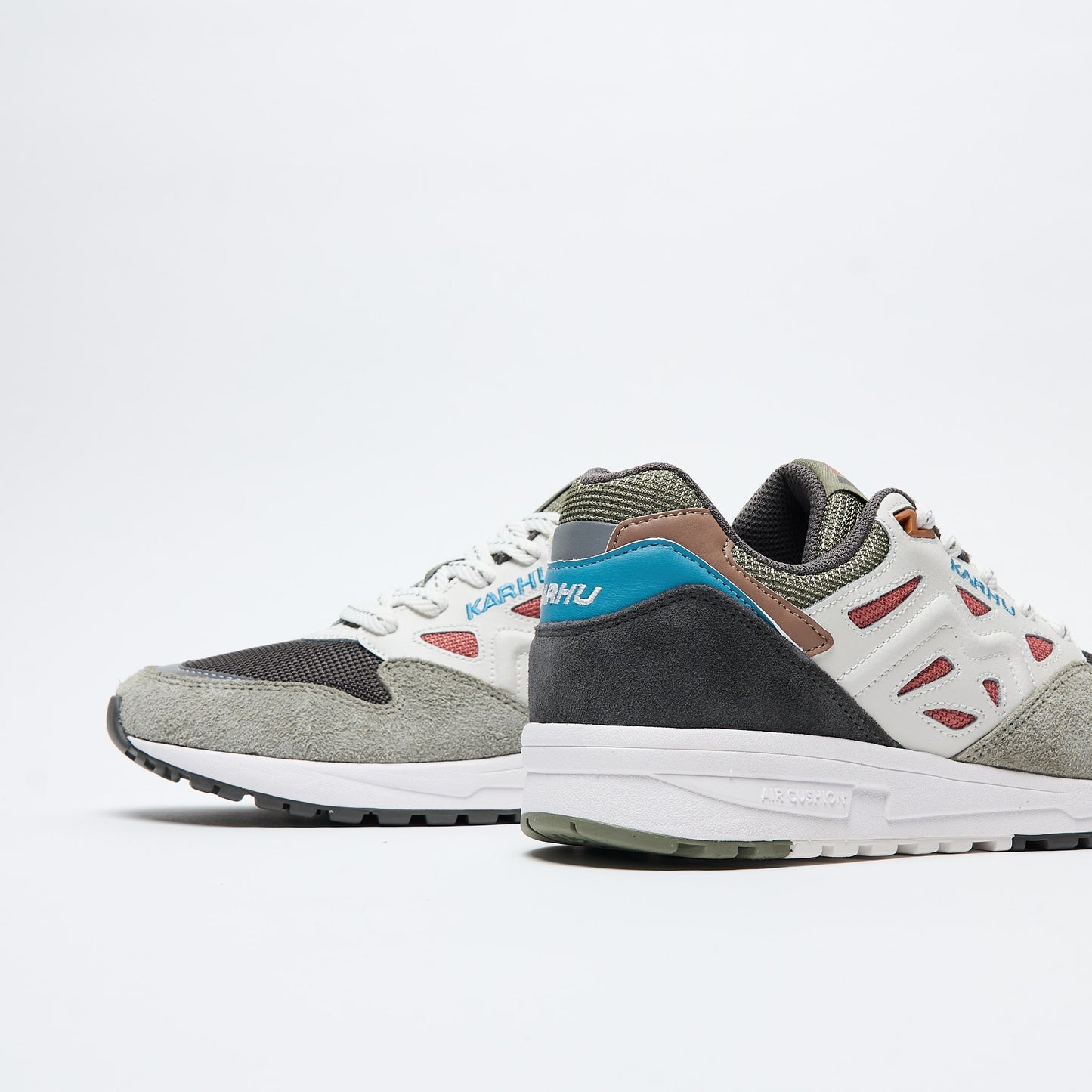 Karhu - Legacy 96 (Dark Gull Gray/Light Mahogany)