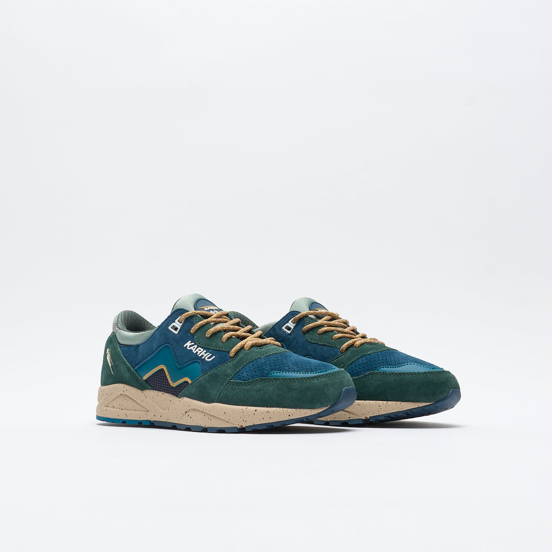 Karhu - Aria 95 (Dark Forest/ Deep Lagoon)