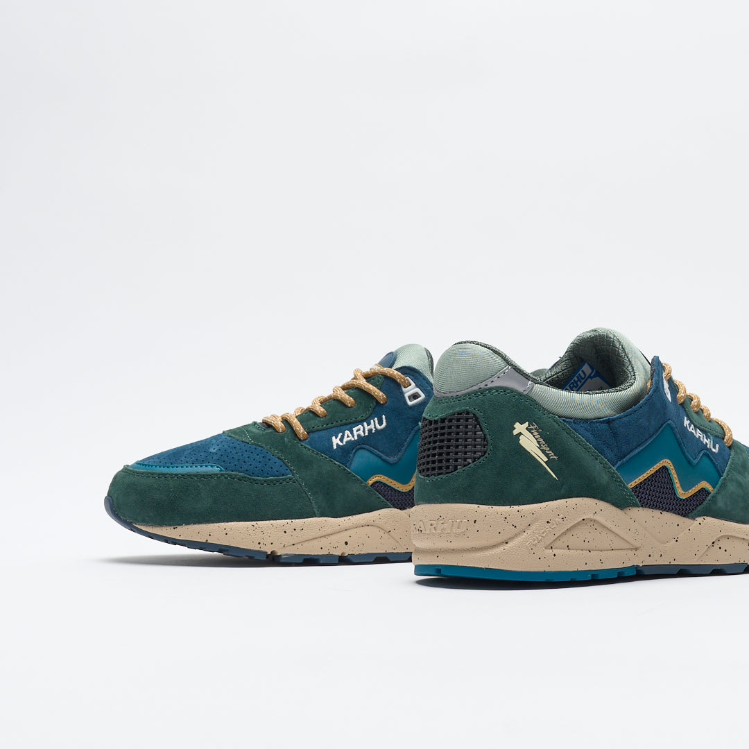 Karhu - Aria 95 (Dark Forest/ Deep Lagoon)