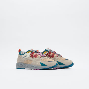Karhu - Fusion 2.0 (Silver Lining/ Mineral Red)