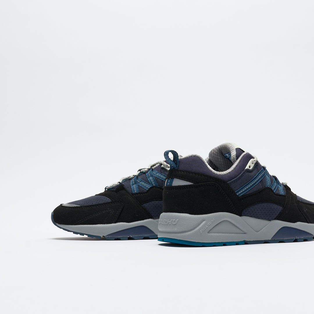 Karhu - Fusion 2.0 (Jet Black/ Deep Lagoon)