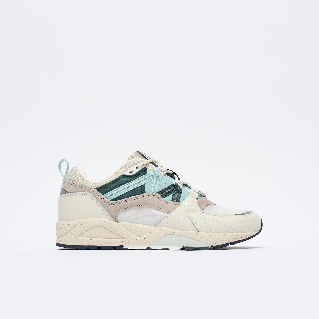 Karhu - Fusion 2.0 (Lily White/ Surf Spray)