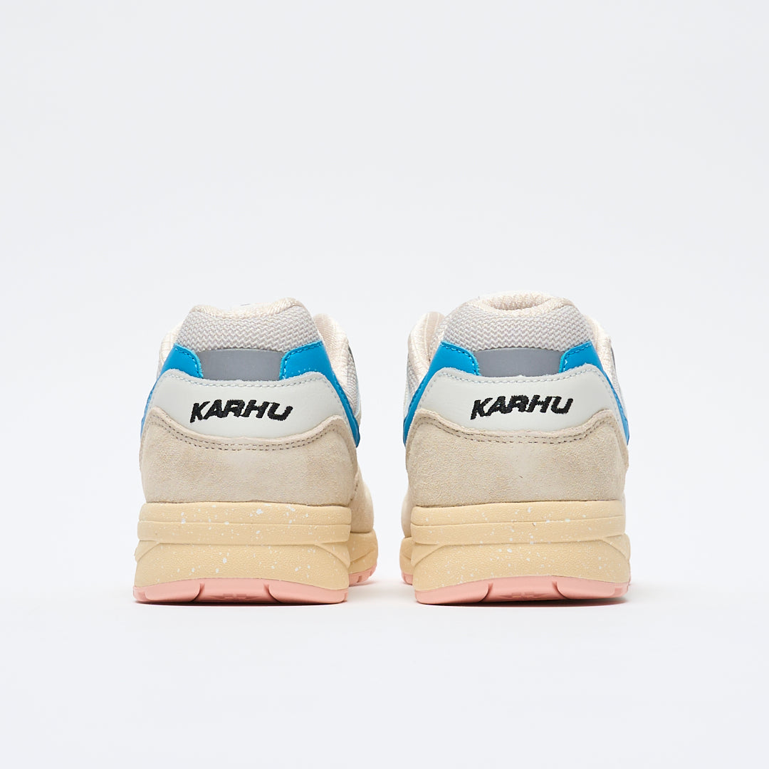 Karhu Legacy 96 (Whitecap/Silver Lining)