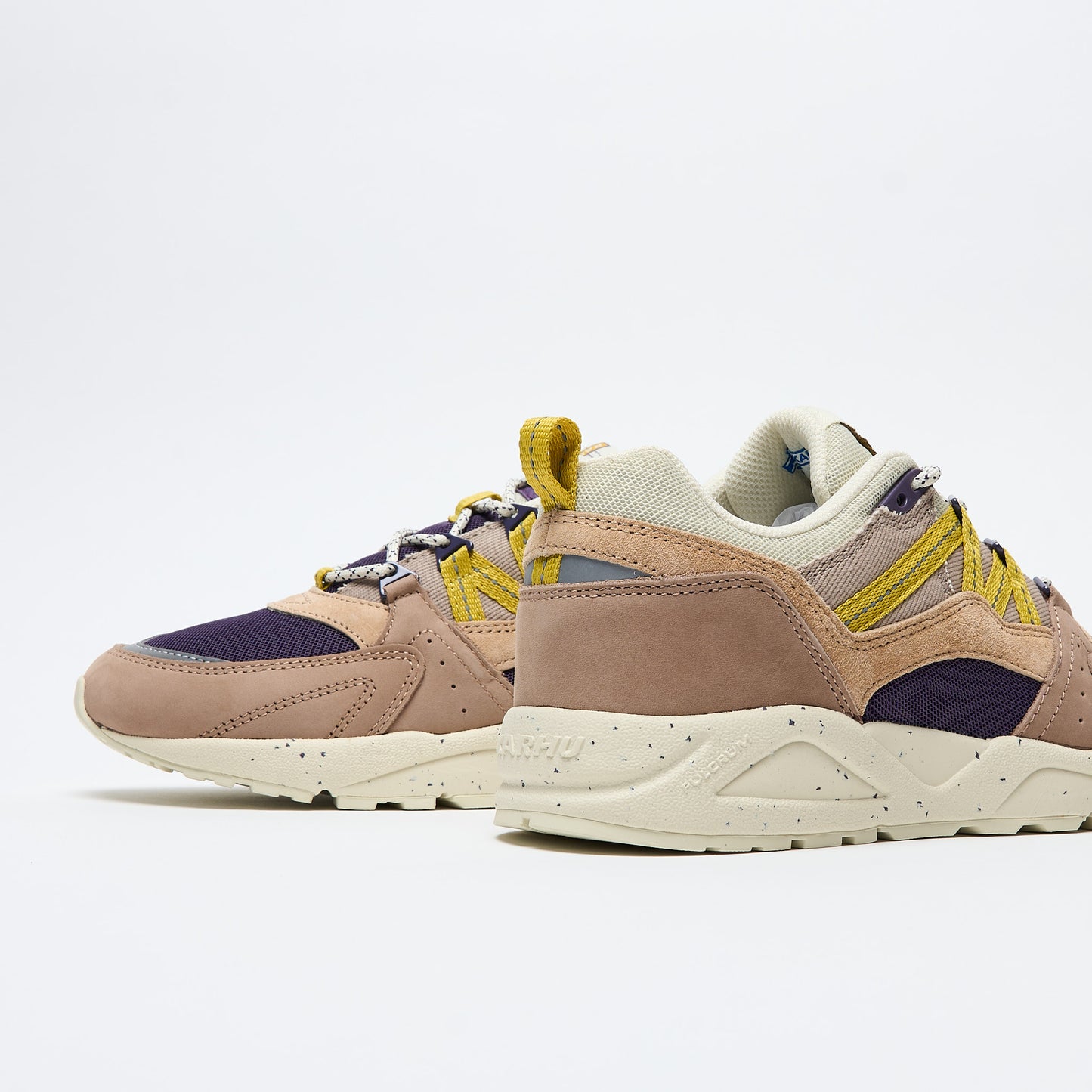 Karhu Fusion 2.0 (Warm Taupe / Mango Mint)