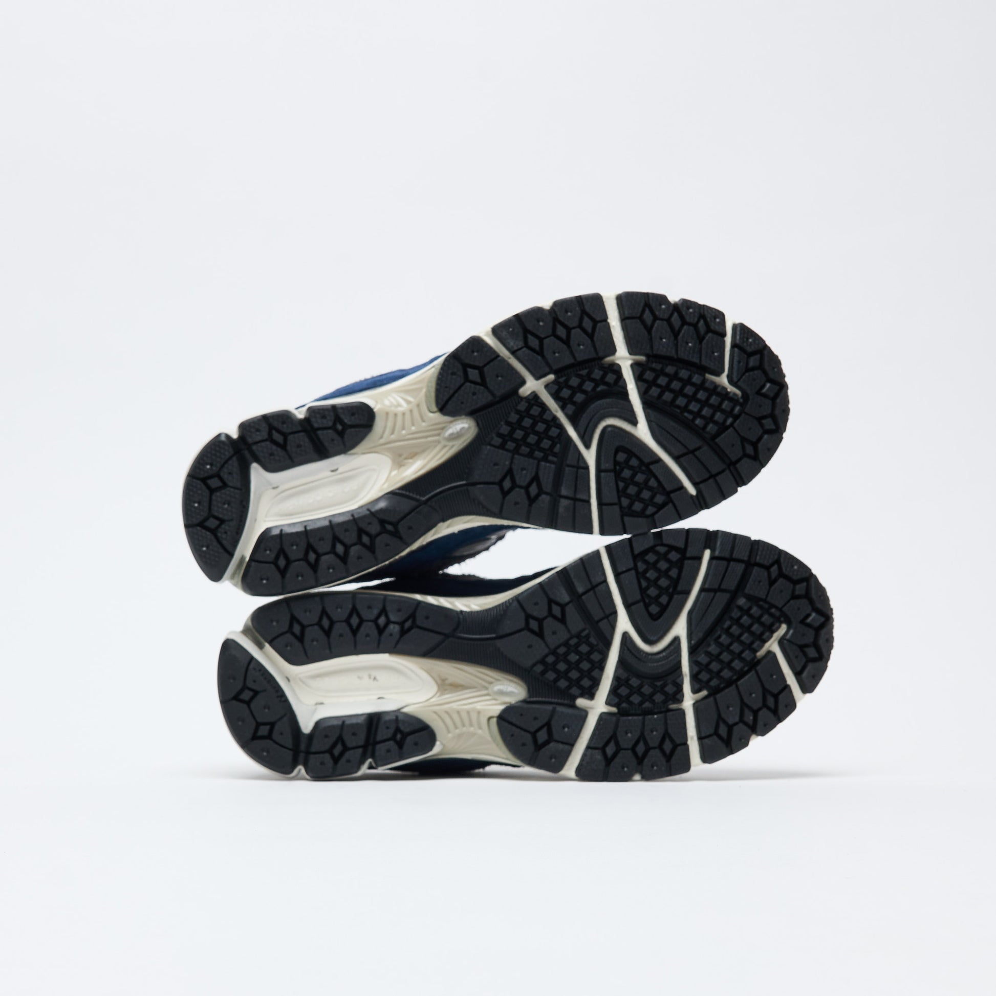 New Balance - M 2002 4R5 (Navy/Raincloud) "Protection Pack"