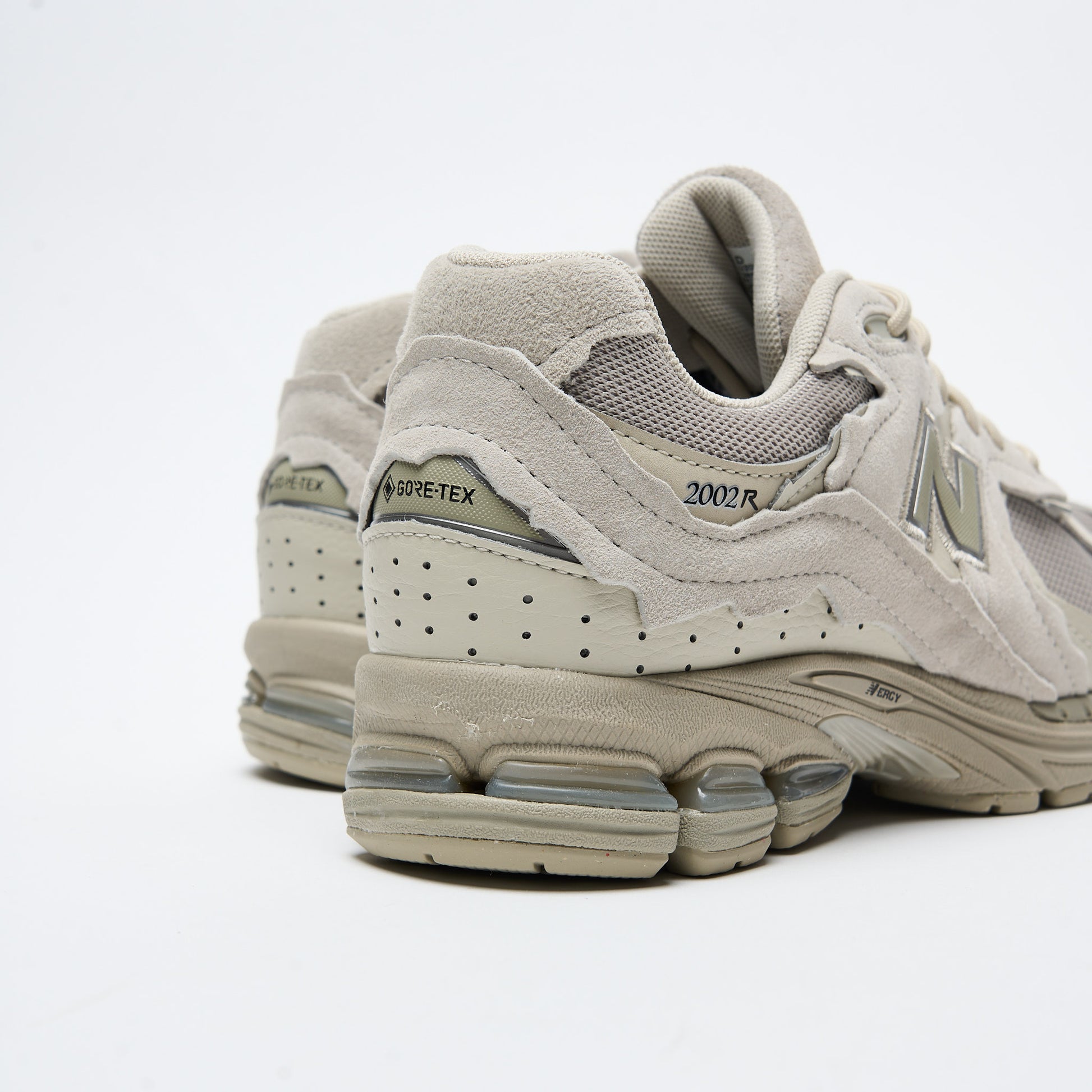 New Balance - U 2002 DXC Protection Pack Gore-Tex (Shipyard/Metallic)