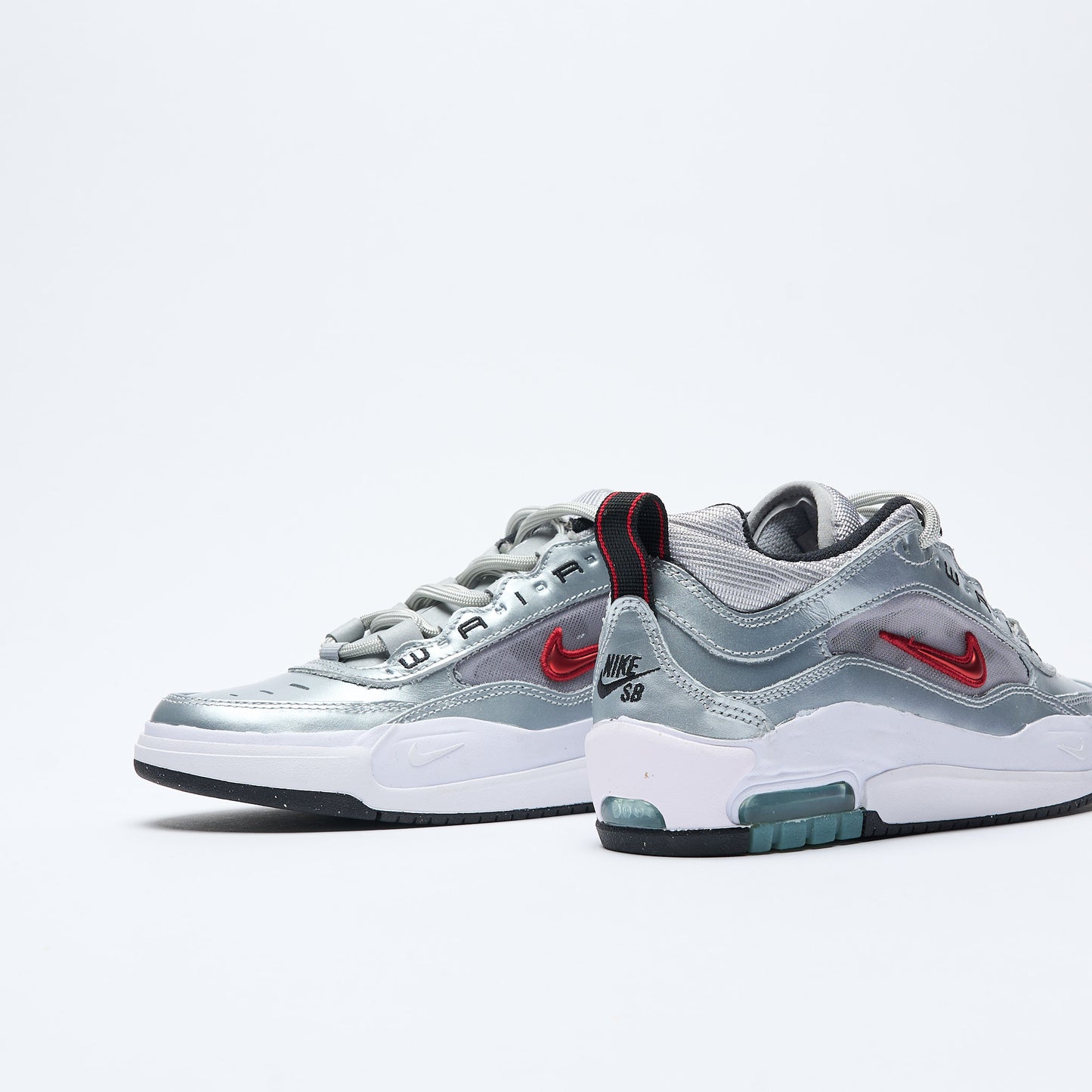 Nike SB - Air Max Ishod Premium "Silver Bullet" (Metallic Silver/Varsity Red)