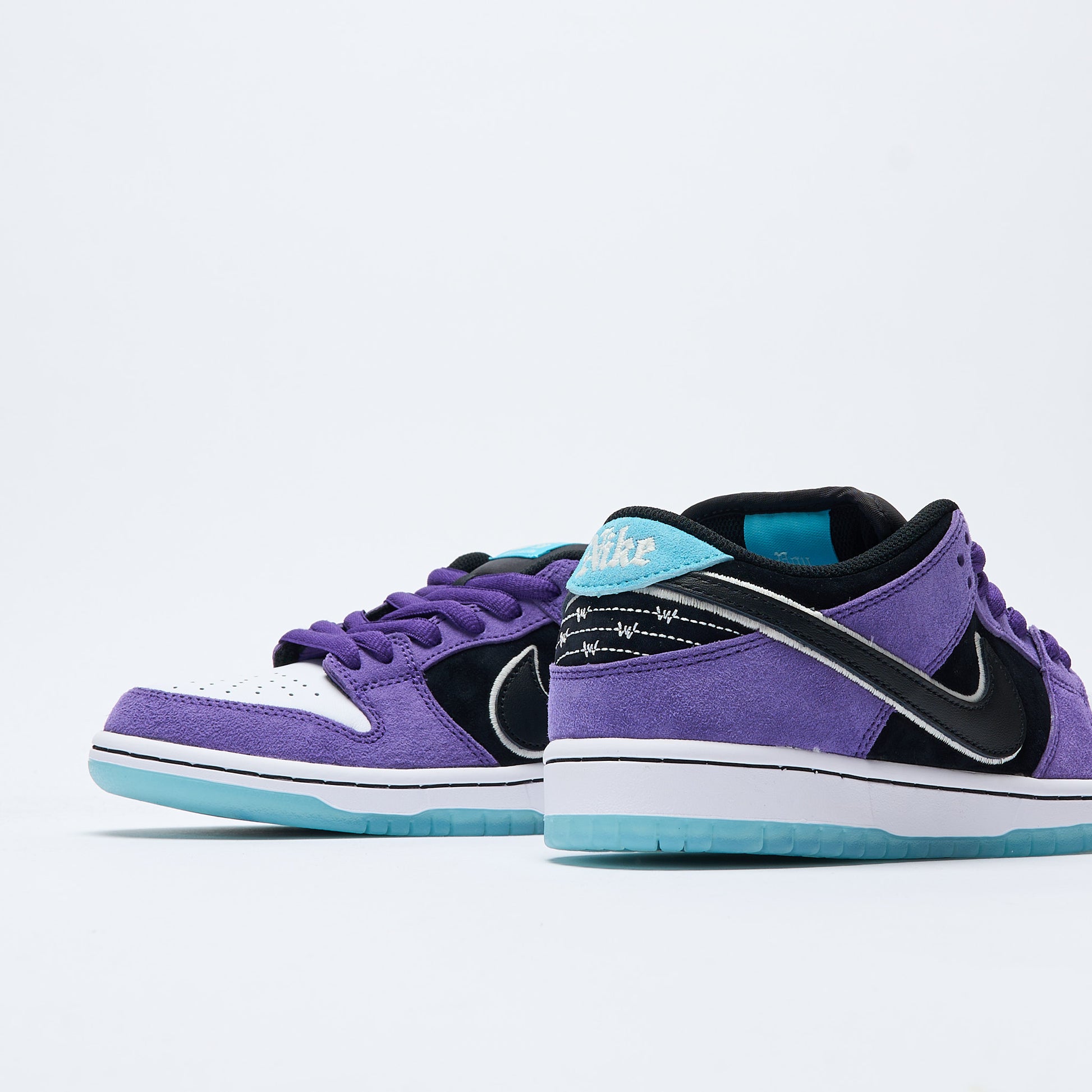 Nike SB - Dunk Low Pro "Hayley Wilson" QS (Court Purple/Black-White)